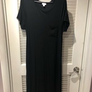 Extremely rare! Solid black Lularoe Carly- medium